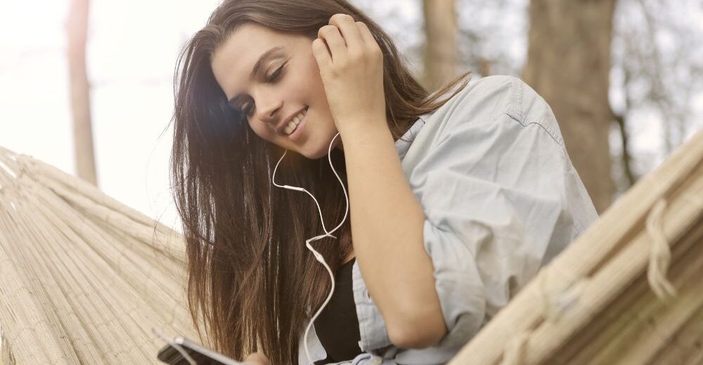 sordera por uso de auriculares